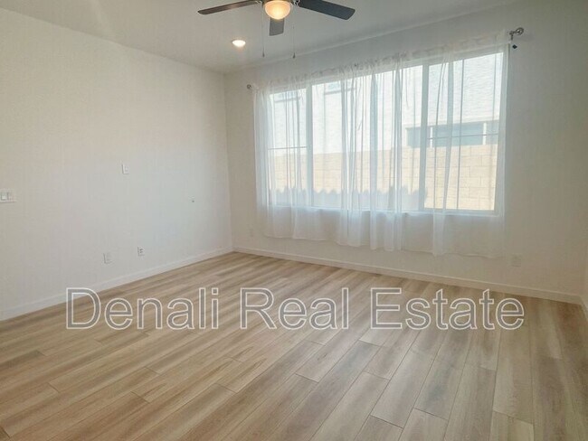 1365 W Bluejay Dr Chandler, AZ 85286 photo 3