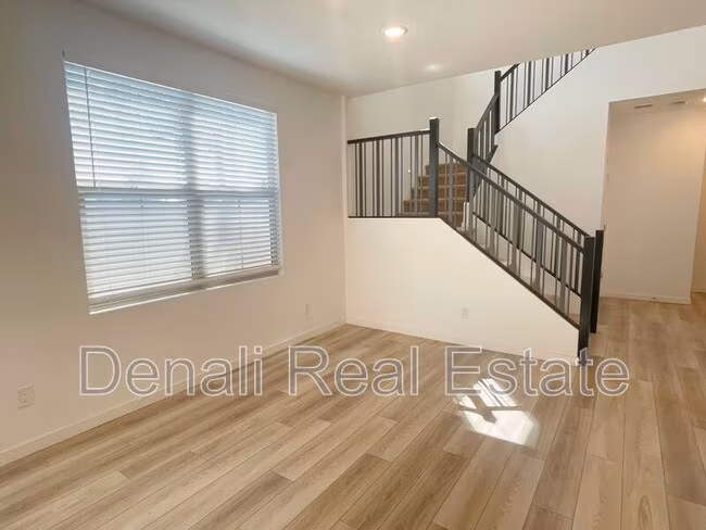 1365 W Bluejay Dr Chandler, AZ 85286 photo 5