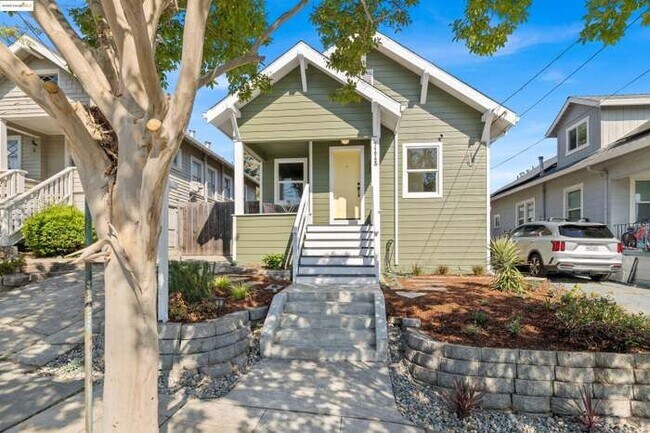4118 Agua Vista St Oakland, CA 94601 photo 2