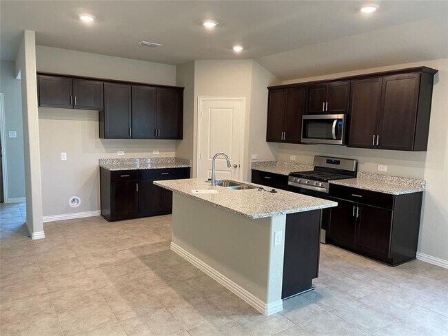 467 Deer Canyon Way, Princeton, TX 75407 photo 4
