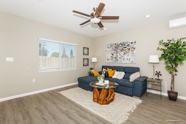 4929 W Mountain View Dr photo 5