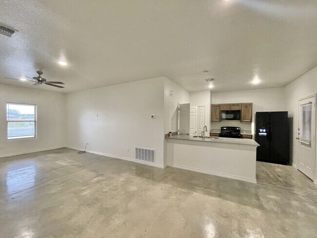 1811 Emma Naylor Ct Harker Heights, TX 76548 photo 4