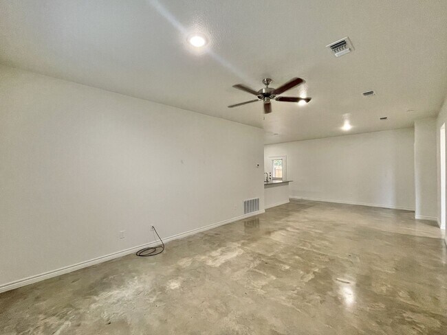 1811 Emma Naylor Ct Harker Heights, TX 76548 photo 2