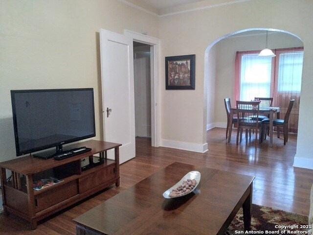 127 W Craig Pl San Antonio, TX 78212 photo 5