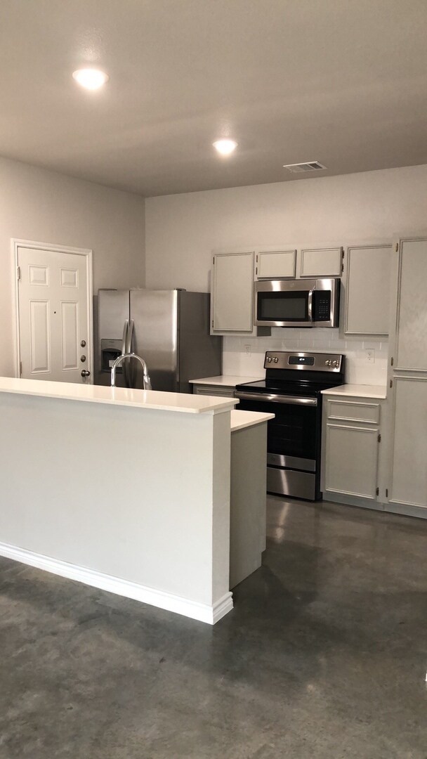 312 Lowes Blvd Killeen, TX 76542 photo 5