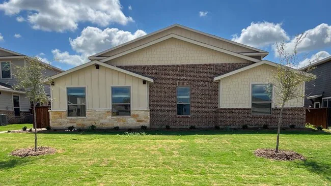 646 Fallow Drive, Venus, TX 76084 photo 2