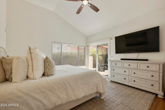 10065 E Mission Ln Scottsdale, AZ 85258 photo 5