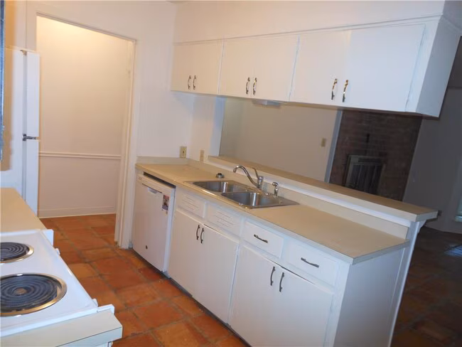 2308 Barton Skyway Austin, TX 78704 photo 4