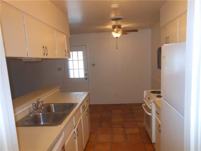 2308 Barton Skyway Austin, TX 78704 photo 2