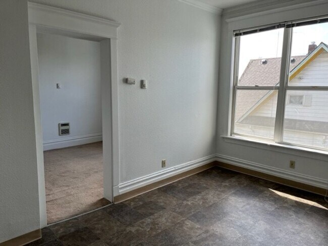 Camdon - 1 Bedroom - Central District - Vintage Charm photo 5