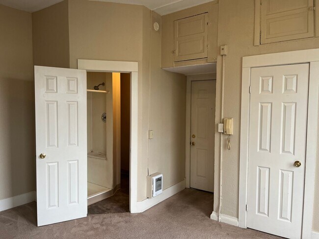 Camdon - 1 Bedroom - Central District - Vintage Charm photo 4
