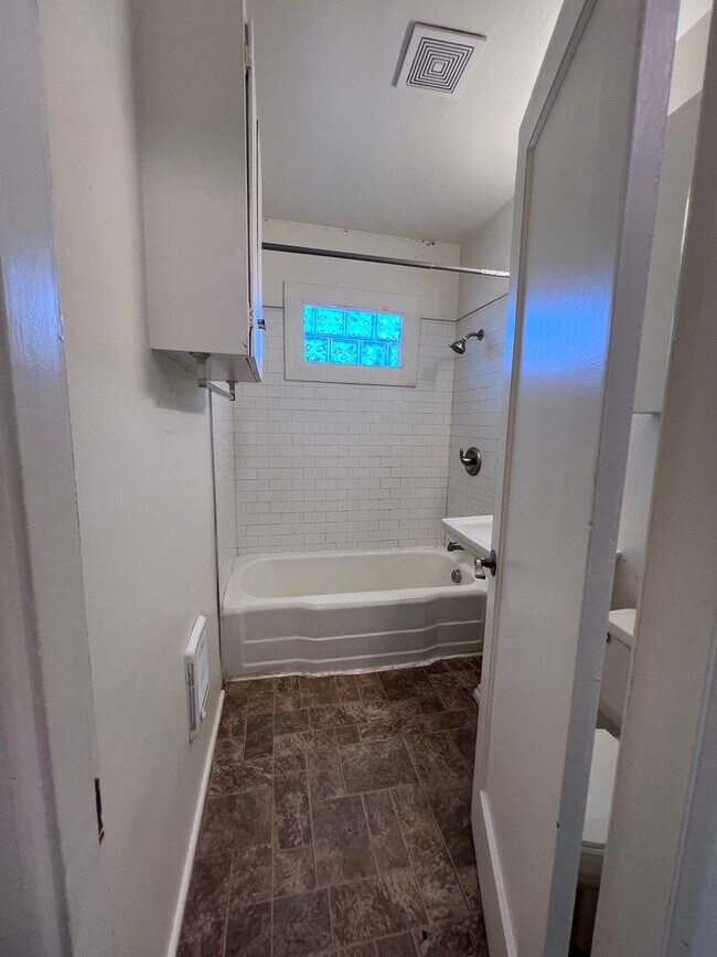 1506 9th St Bremerton, WA 98337 photo 4