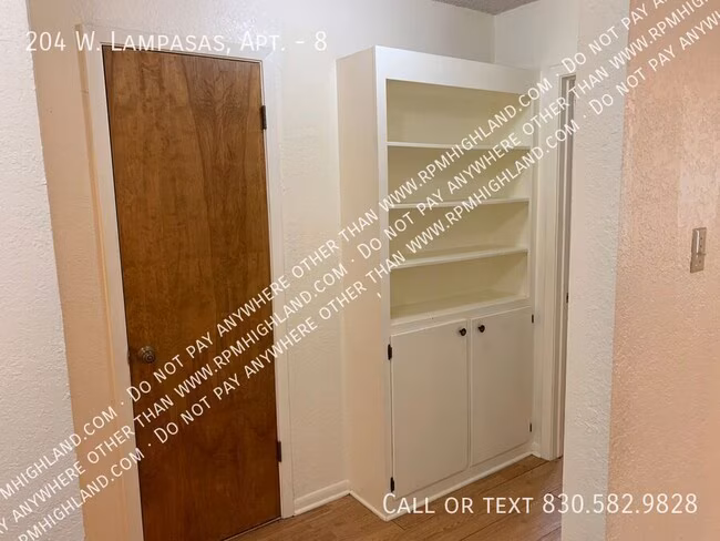 204 W Lampasas St Llano, TX 78643 photo 3