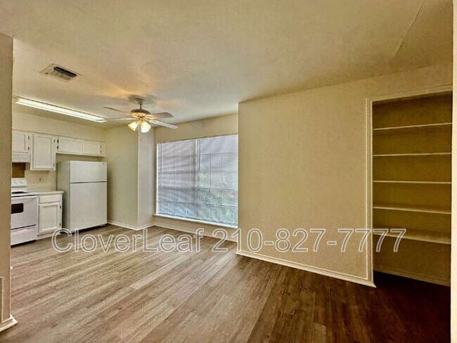 10567 Starcrest Dr San Antonio, TX 78217 photo 5