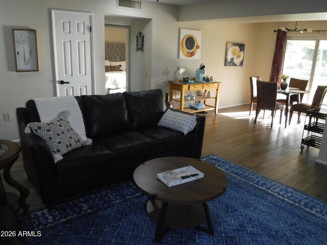 11029 W CARON Drive photo 5