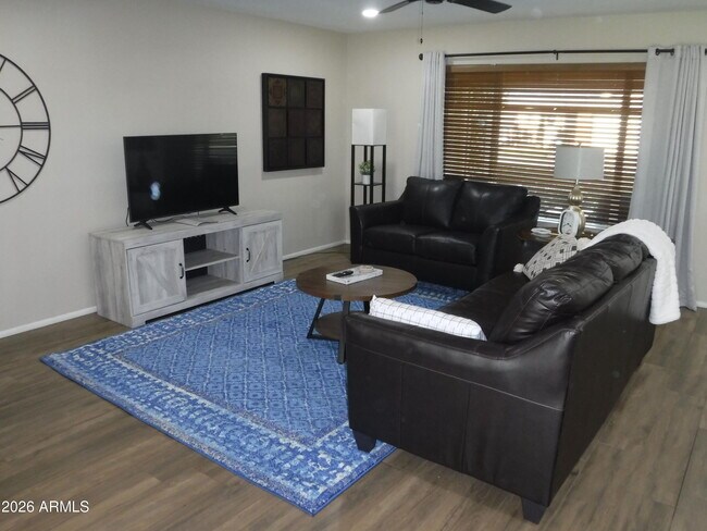 11029 W CARON Drive photo 2