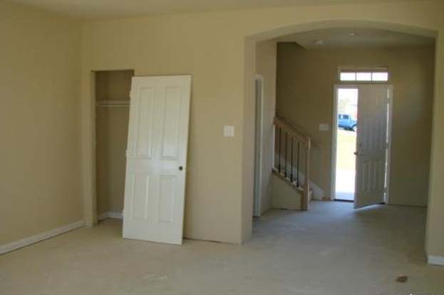 1838 Mobeetie Tr San Antonio, TX 78245 photo 4