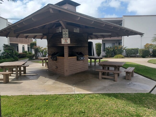 285 Moss St Chula Vista, CA 91911 photo 3
