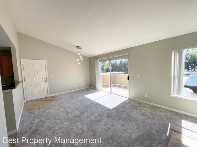 Perfect Shape Condo in San Ramon with many upgrades photo 4