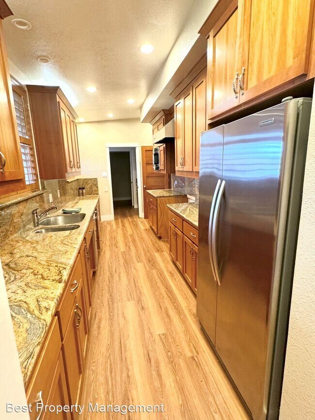 220 Rolando Ave photo 5