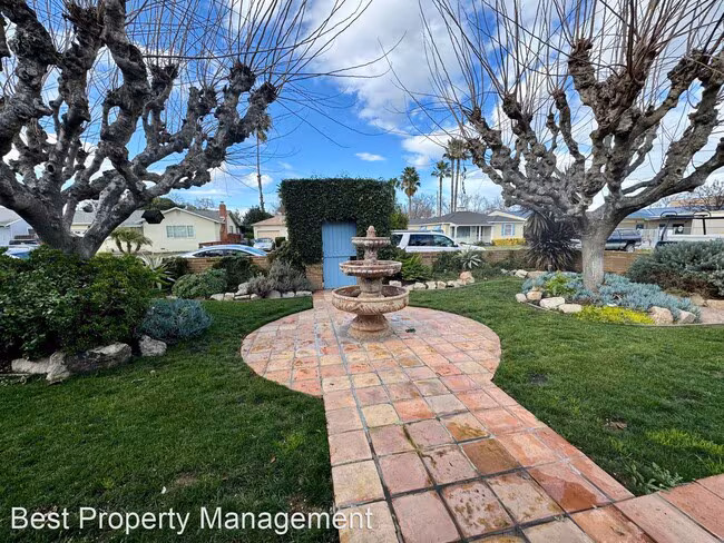 220 Rolando Ave photo 2