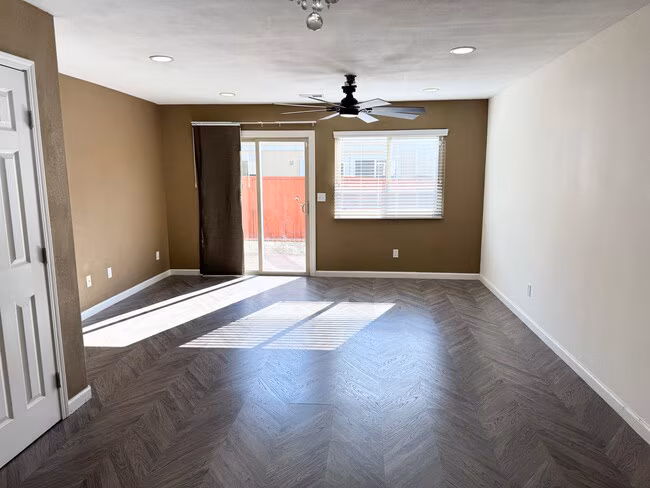 Great Shape Dublin Single Family Home Recently Remodeled photo 4