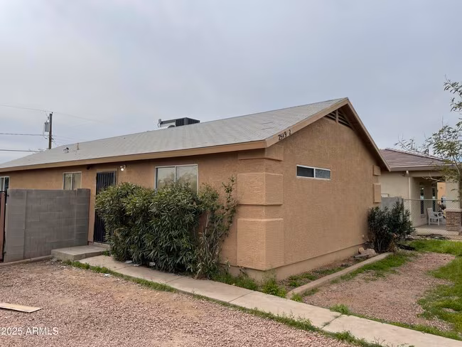 2549 E CHIPMAN Road photo 4