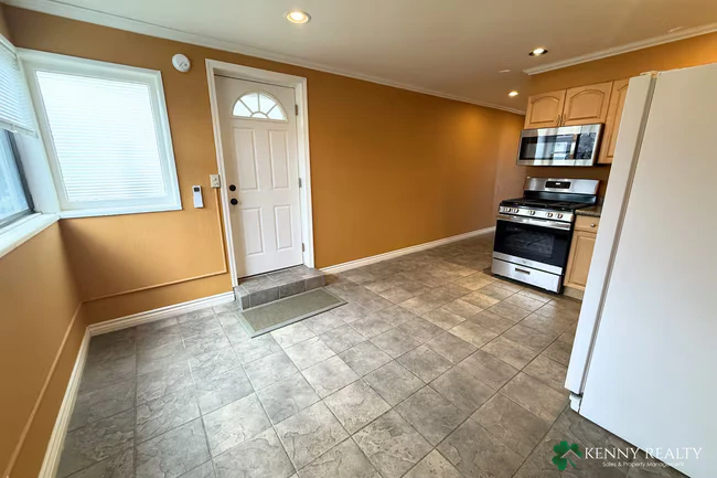 72 Crestview Ave Daly City, CA 94015 photo 2