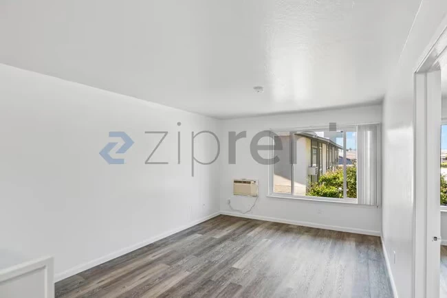 Unit 206 photo 2