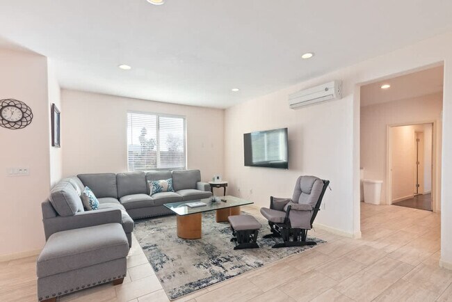 17055 Rock Rd Poway, CA 92064 photo 5