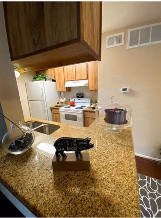 9000 Bissonnet Street, Houston, TX 77074 photo 5