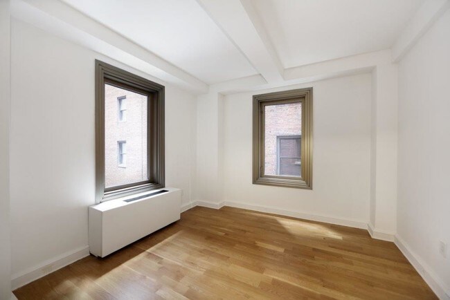 101 W 55th St New York, NY 10019 photo 4