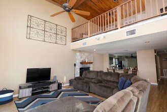 461 Naked Indian Trail New Braunfels, TX 78132 photo 2
