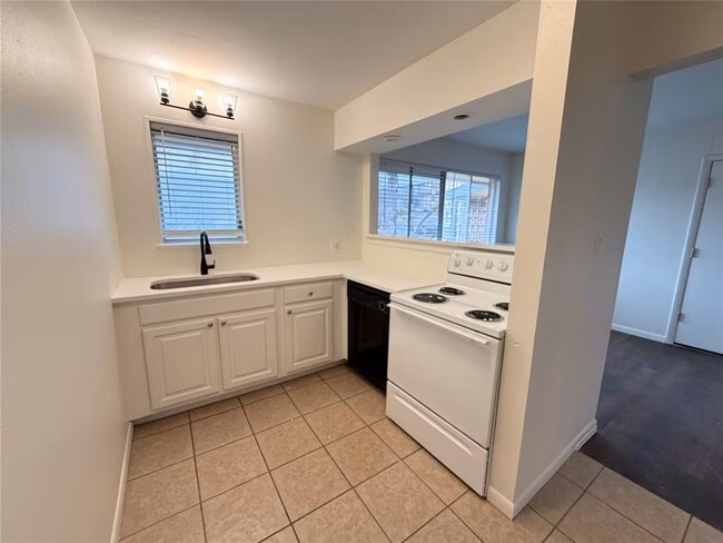 Shanti Apartments photo 4