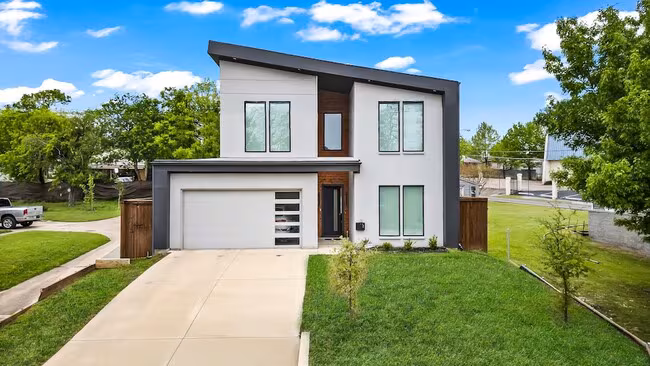 1211 Bonnie View Rd Dallas, TX 75203 photo 3