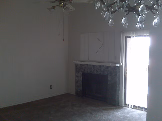 2227 Madison Dr Arlington, TX 76011 photo 4