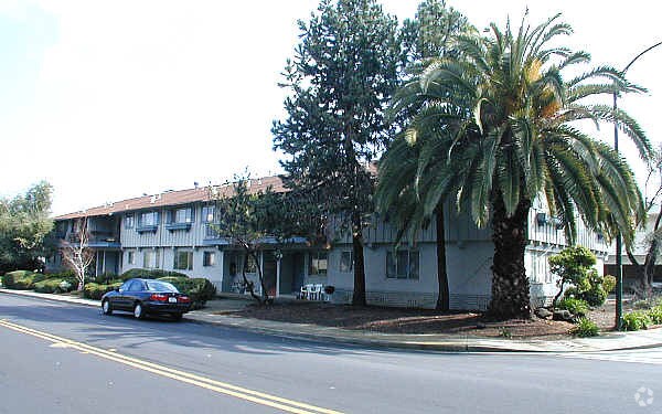 969 Clark Avenue, Mountain View, CA 94040 photo 2