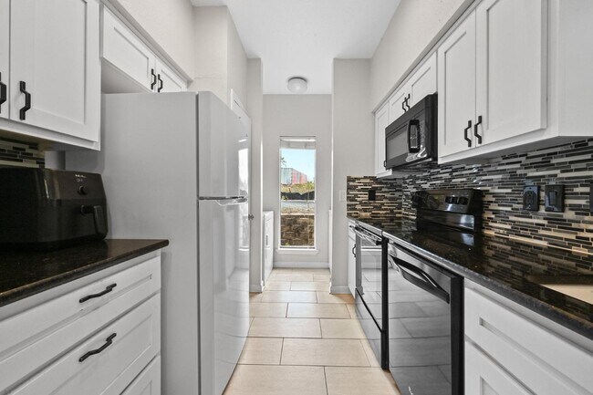 2450 Wickersham Ln Austin, TX 78741 photo 4