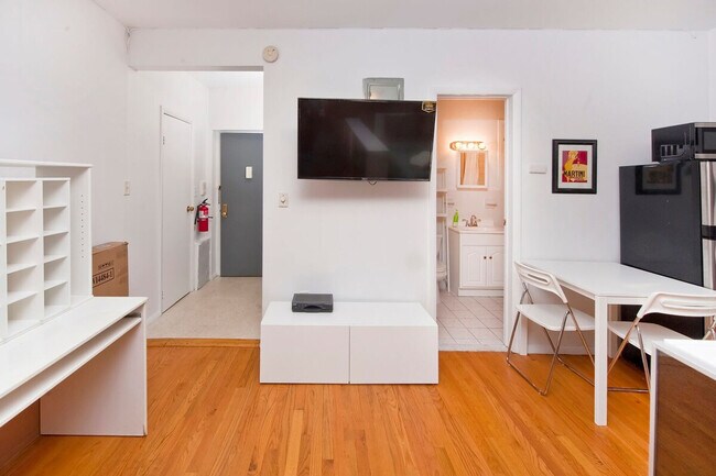 333 E 95th St New York, NY 10128 photo 5