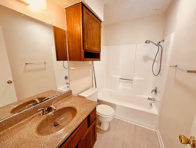 2004 Kirksey Dr Austin, TX 78741 photo 5