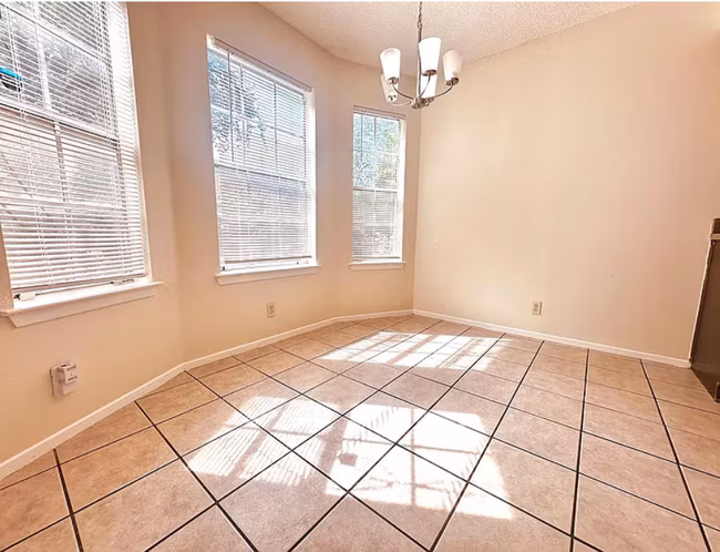2004 Kirksey Dr Austin, TX 78741 photo 3