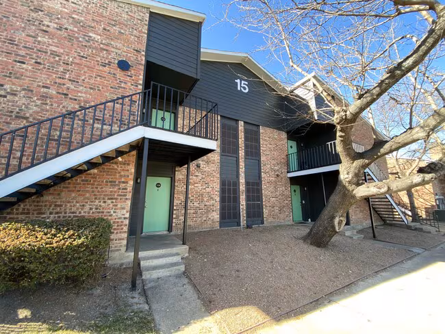 Oakline Apartments photo 3