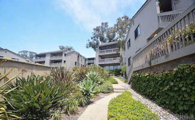 242 Dolphin Cove Ct Del Mar, CA 92014 photo 2