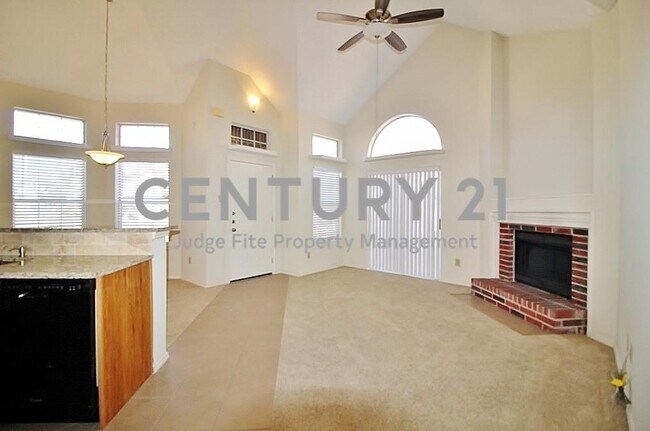 7524 Arbor Hill Drive, Fort Worth, TX 76120 photo 4