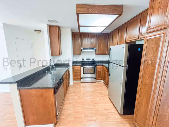 Perfect Shape Warm Springs Condo next to James Leitch Elementary photo 5