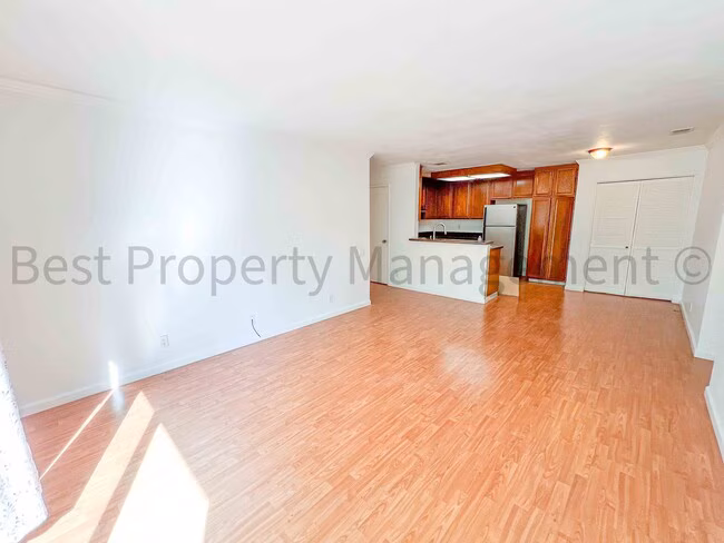 Perfect Shape Warm Springs Condo next to James Leitch Elementary photo 3