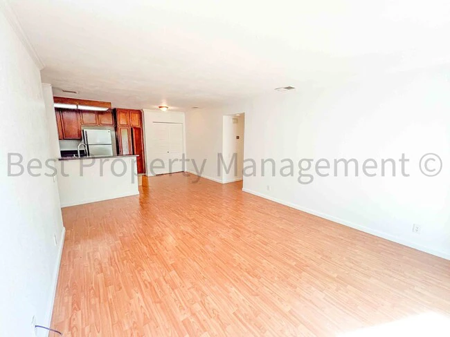 Perfect Shape Warm Springs Condo next to James Leitch Elementary photo 4