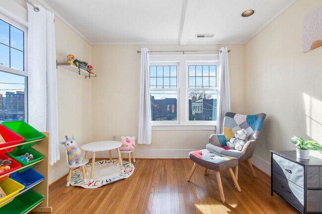 1005 E Roy St Seattle, WA 98102 photo 4