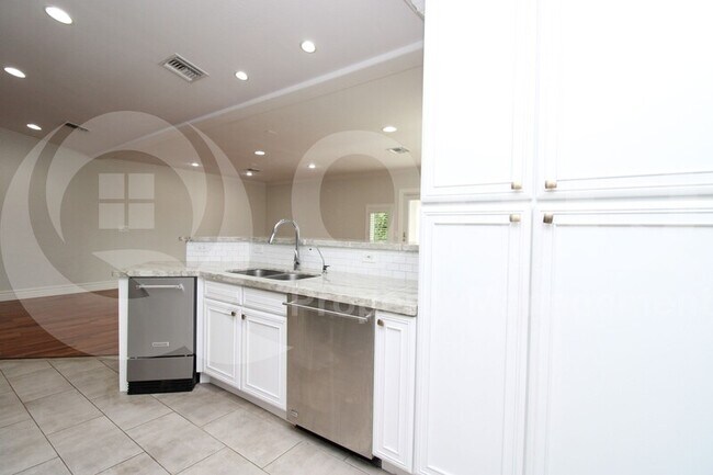 4124 N 33rd St Phoenix, AZ 85018 photo 5