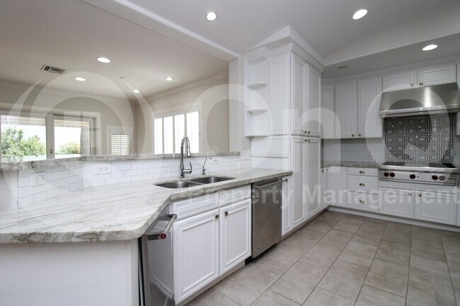 4124 N 33rd St Phoenix, AZ 85018 photo 3